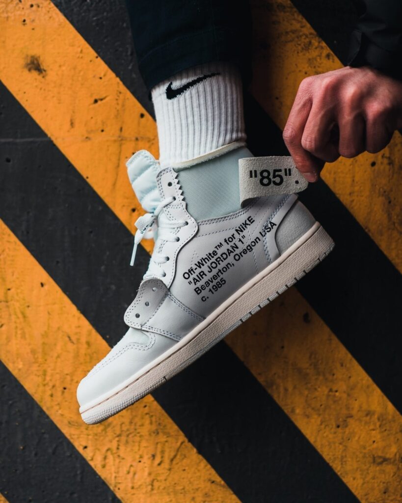 Photo 1589188107547 Ba1295208be3 819x1024